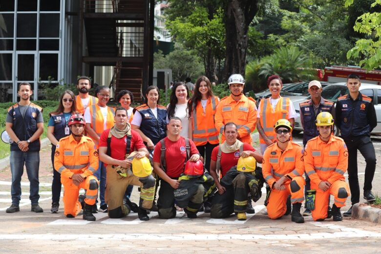 Bombeiros e brigadistas testam protocolos de emergência em simulado na Prefeitura de Itabira