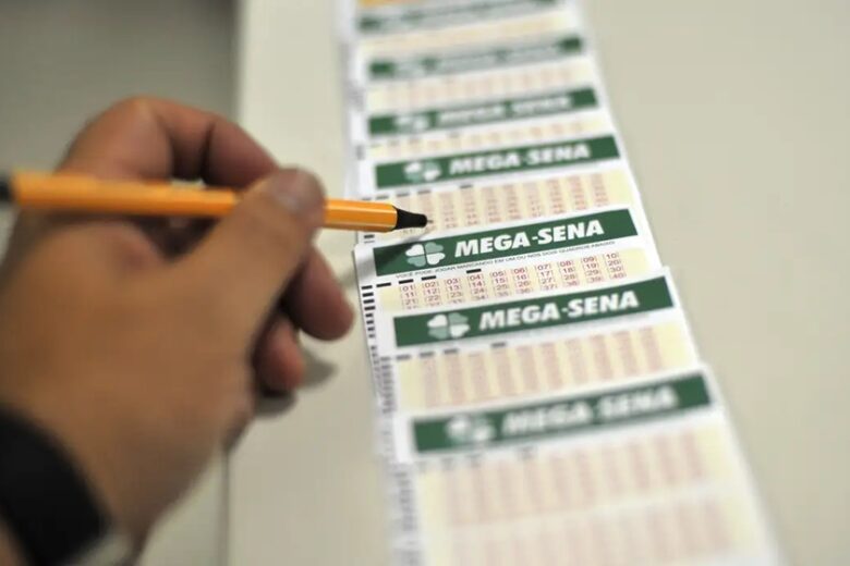 Prêmio da Mega-Sena acumula e vai a R$ 115 milhões: confira números sorteados