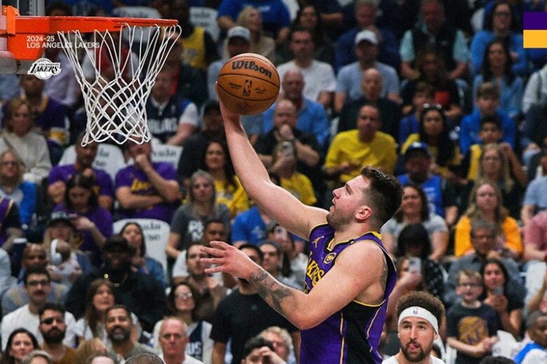 Doncic chora em 1º jogo contra os Mavericks fora e marca 45 pontos em vitória dos Lakers Doncic chora em 1º jogo contra os Mavericks fora e marca 45 pontos em vitória dos Lakers