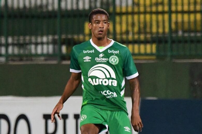Valério contrata volante João Vitor e chega a 15 atletas anunciados para a disputa do Módulo II