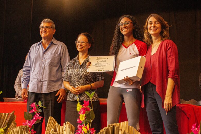 Itabirana conquista 1º lugar em concurso nacional de redação da CGU e emociona em cerimônia de premiação