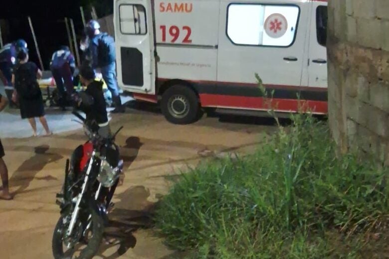 Homem é socorrido com suspeita de fratura na perna após acidente em Itabira Homem é socorrido com suspeita de fratura na perna após acidente em Itabira
