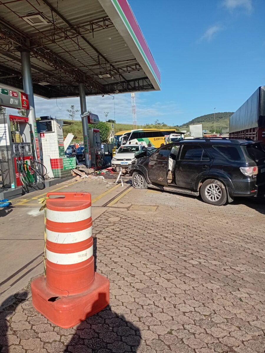 Acidente em posto de combustível deixa sete feridos na BR-381, em João Monlevade