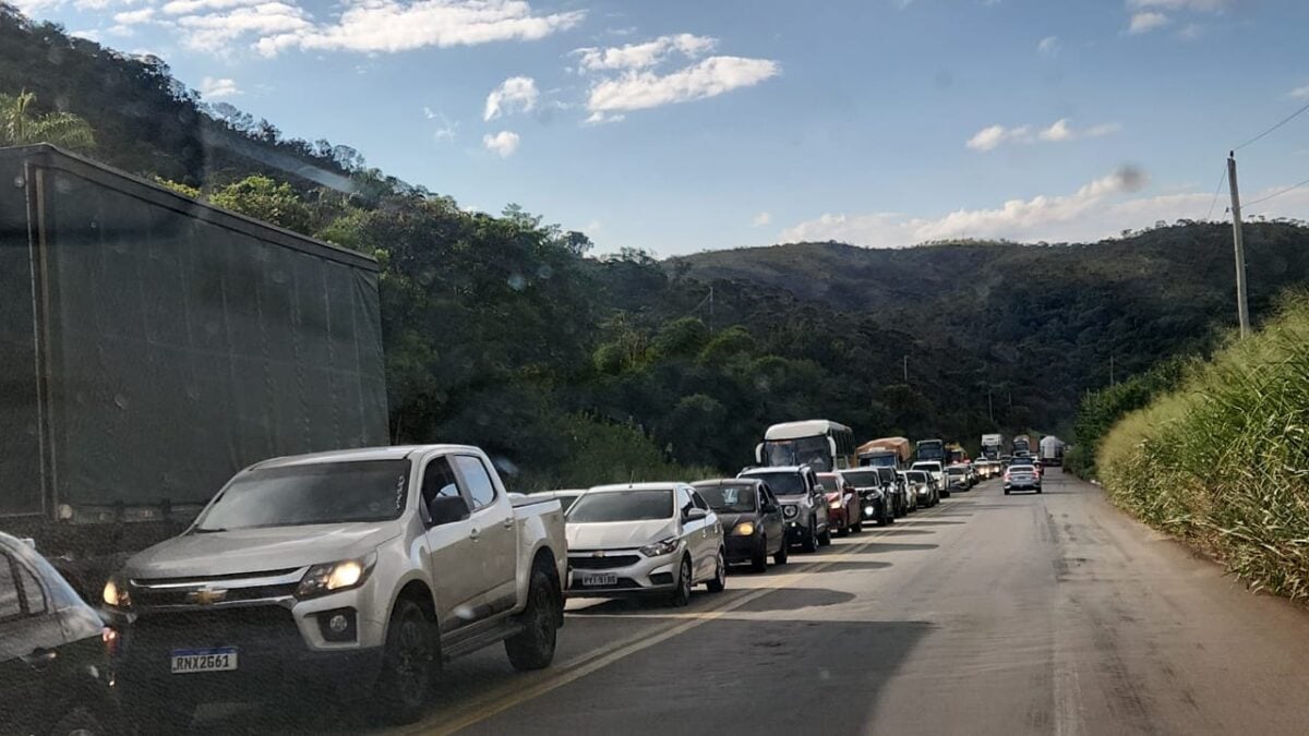 BR-381: trânsito segue complicado entre Caeté e Belo Horizonte