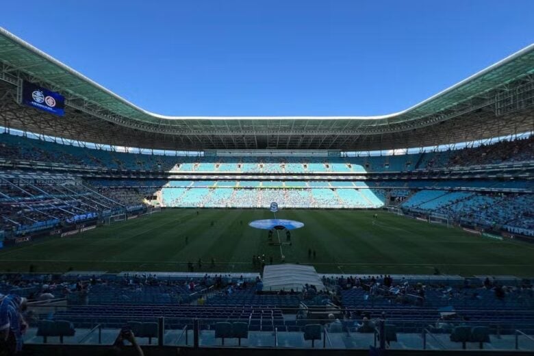 O importante e silencioso recado enviado pelo torcedor aos chefões do futebol brasileiro