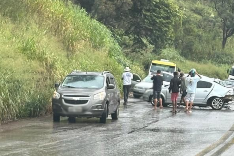Sobe para quatro o número de vítimas no acidente na BR-381 Sobe para quatro o número de vítimas no acidente na BR-381