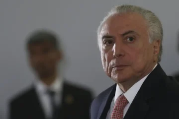 Empresa que tem Michel Temer como advogado ganha licitação bilionária para coleta de lixo em Santos
