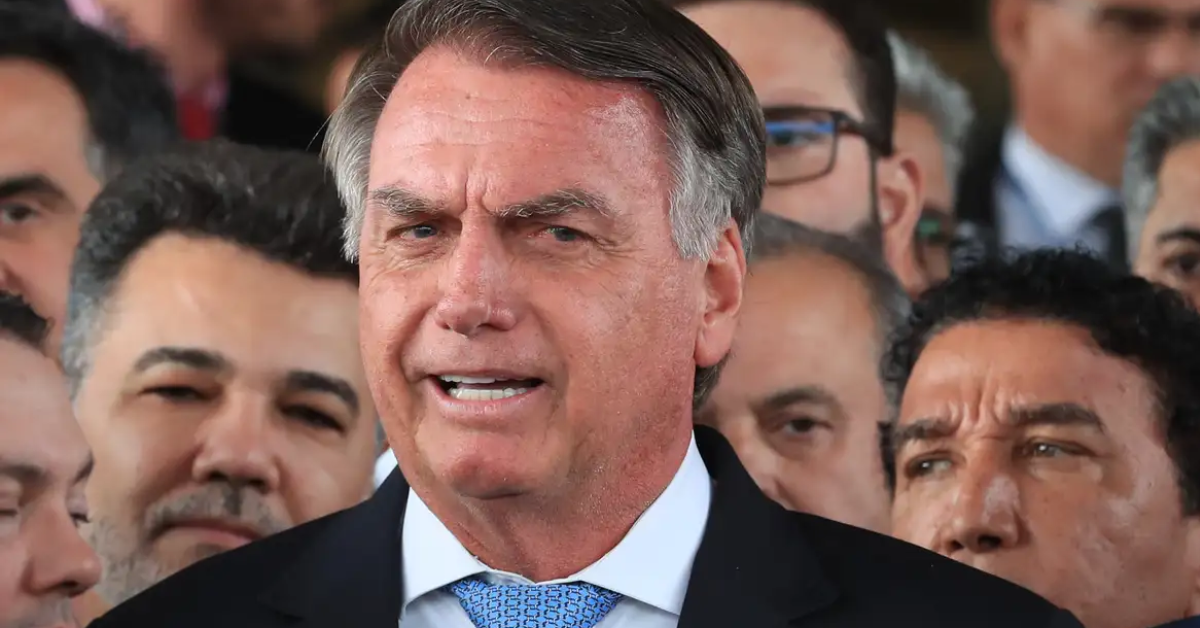 Polícia Federal descarta relevância de pen drive encontrado na casa de Bolsonaro durante operação