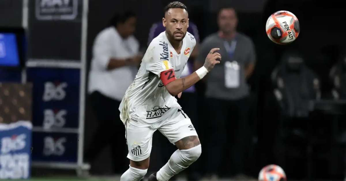 Ancelotti pretere Neymar, mas não o descarta para a Copa do Mundo: "Tem que estar 100%"