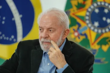 O presidente Lula tem um encontro marcado com a sua biografia