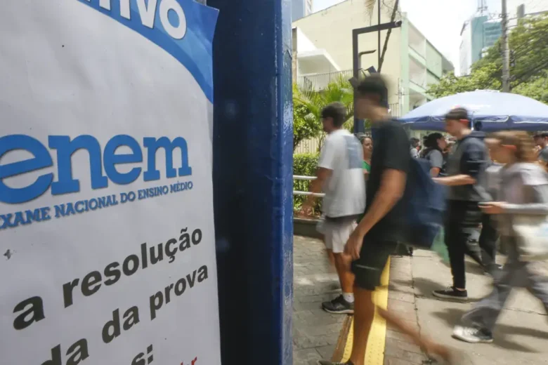 Prazo para pedir isenção da inscrição no Enem começa nesta segunda Prazo para pedir isenção da inscrição no Enem começa nesta segunda