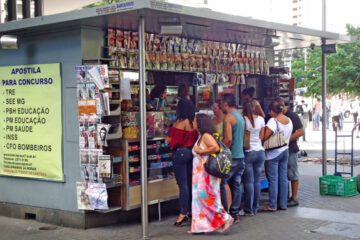 Lei sancionada autoriza bancas de jornais a vender cerveja em Belo Horizonte