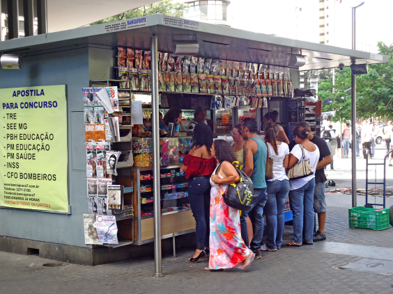 Lei sancionada autoriza bancas de jornais a vender cerveja em Belo Horizonte