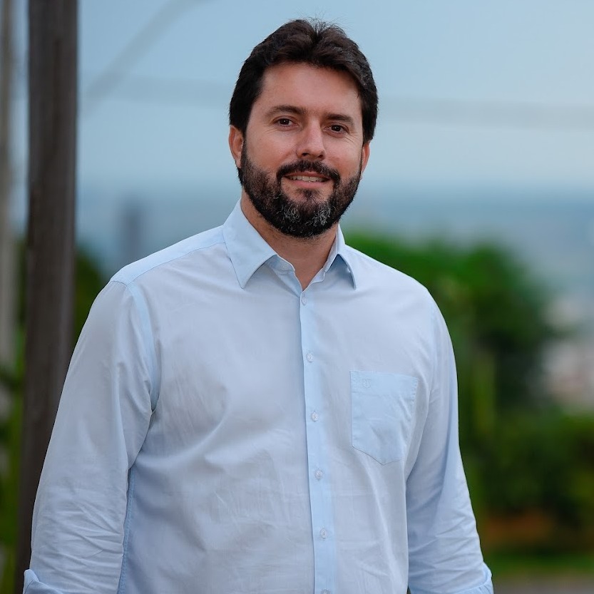 Nova diretoria da Associação Mineira dos Municípios toma posse nesta quarta