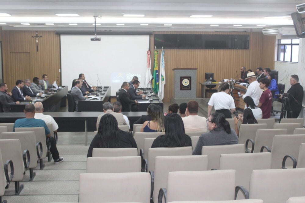 Itabira: vereadores aprovam em primeiro turno reajuste salarial de 4,77% para os servidores municipais