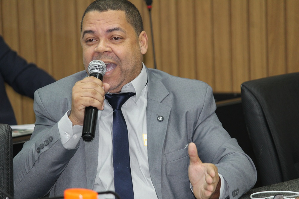 Câmara em pé de guerra: Luiz Carlos não apresenta provas de denúncias e volta a fazer acusação contra vereadores
