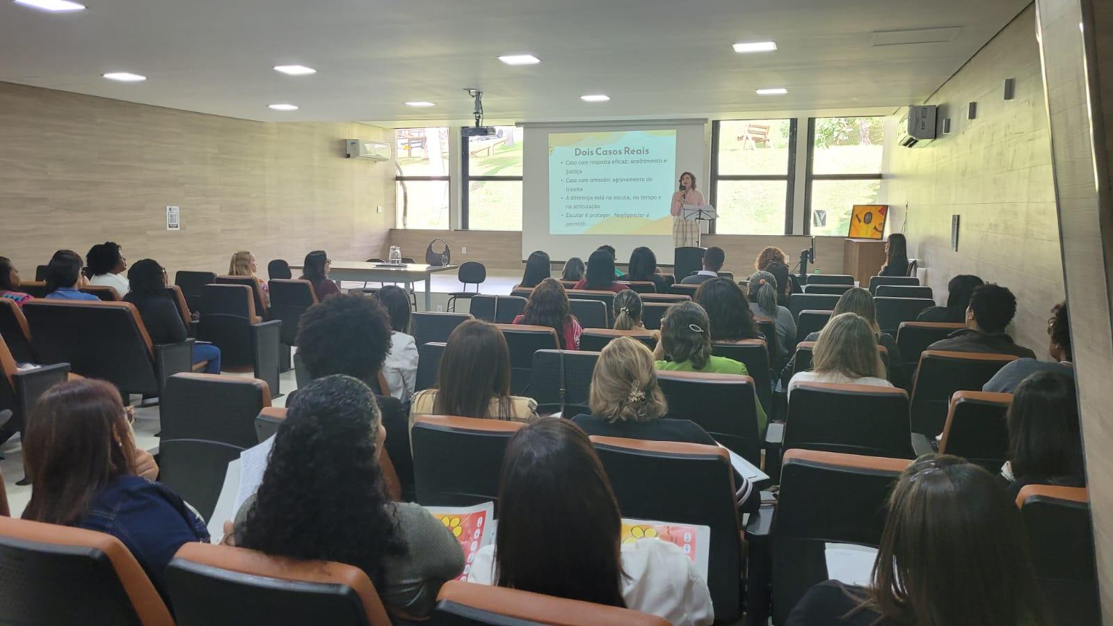 Maio Laranja foi tema de seminário em João Monlevade