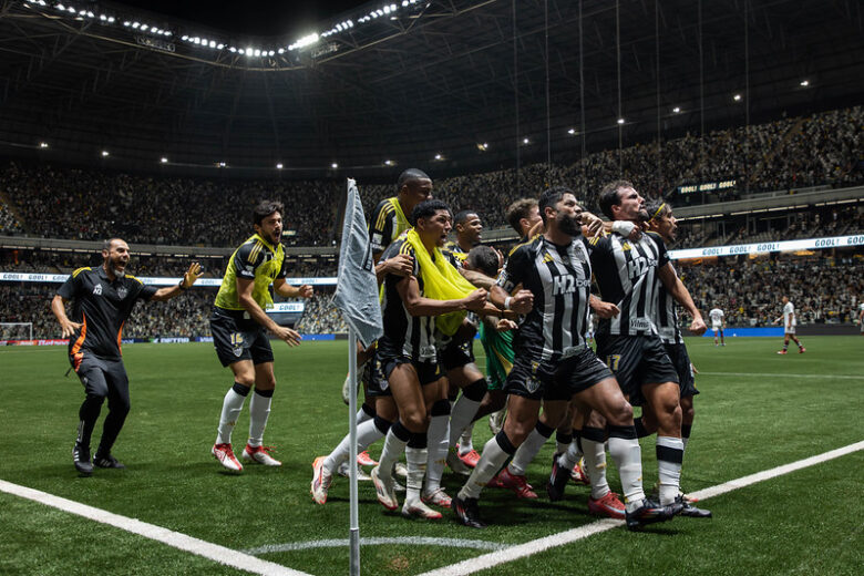 Atlético vence com gol aos 48 min e entra no G6 Atlético vence com gol aos 48 min e entra no G6