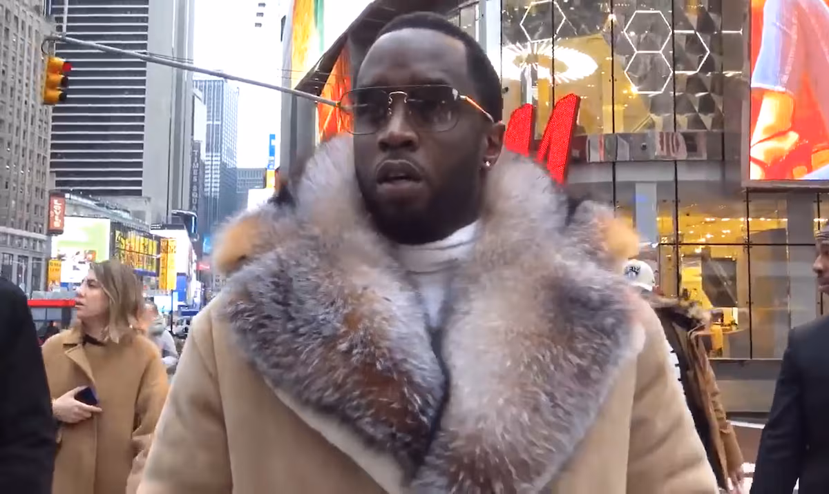 Diddy diz que foi provocado a agredir ex-namorada pede liberação com fiança de U$ 50 milhões
