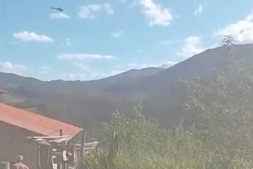 Homem é resgatado por helicóptero após se ferir na Serra do Alves, em Itabira