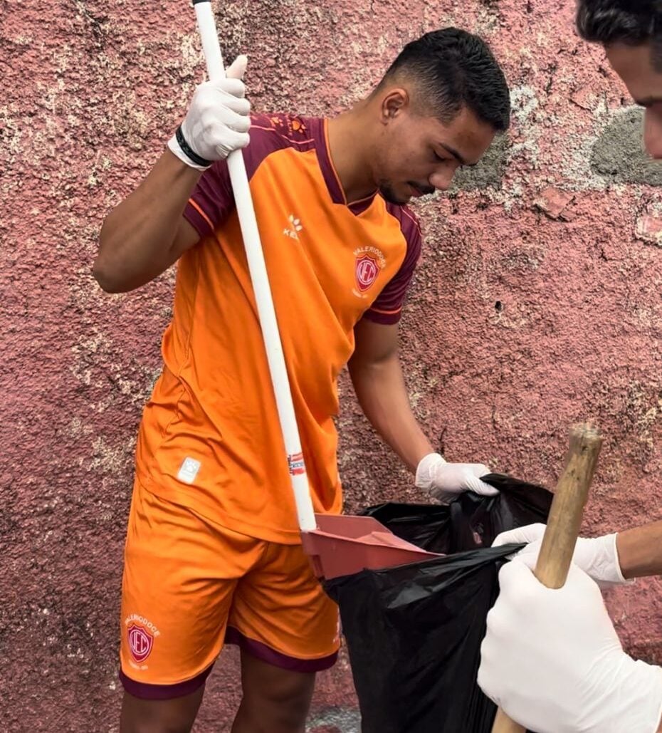 Valério realiza ação de conscientização ambiental em seu estádio