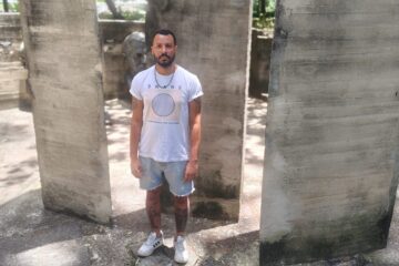 Artista itabirano João Jardel, lança álbum musical ‘Antipop’; confira