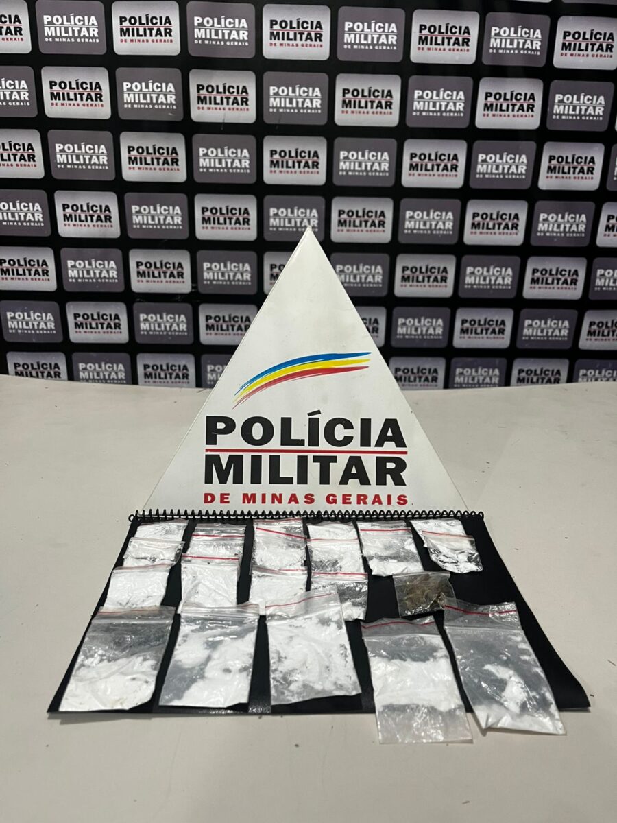 Dois jovens são detidos por tráfico de drogas no bairro Juca Rosa