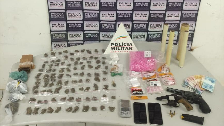 Dois homens são presos por tráfico de drogas e porte ilegal de arma em Itabira