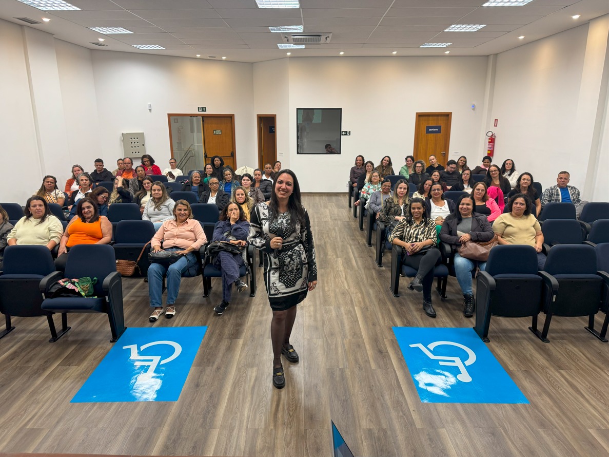 Instituto Actus promove palestra com Amanda Teixeira sobre educação inclusiva em Itabira
