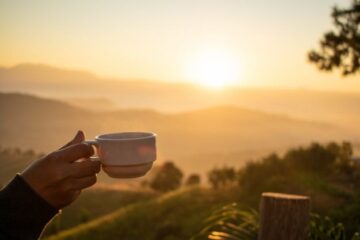 Nem nuvem nem confusão: sexta chega tranquila, igual mineiro tomando café; confira a previsão do tempo