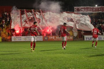 Valério volta a ter iluminação noturna em seu estádio após quase nove anos