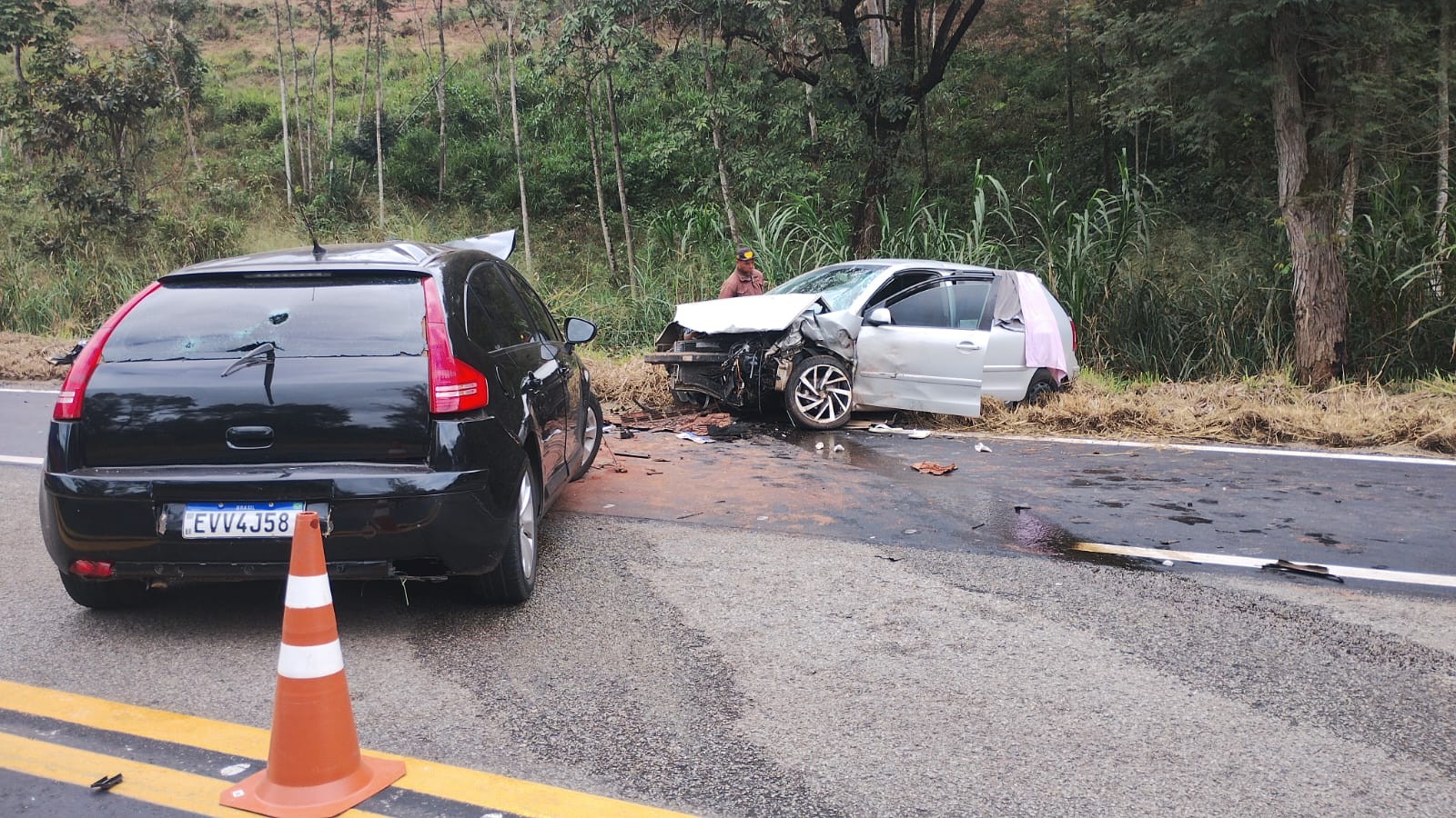 Em Nova Era, uma criança morre e três ficam feridos em acidente na BR-381