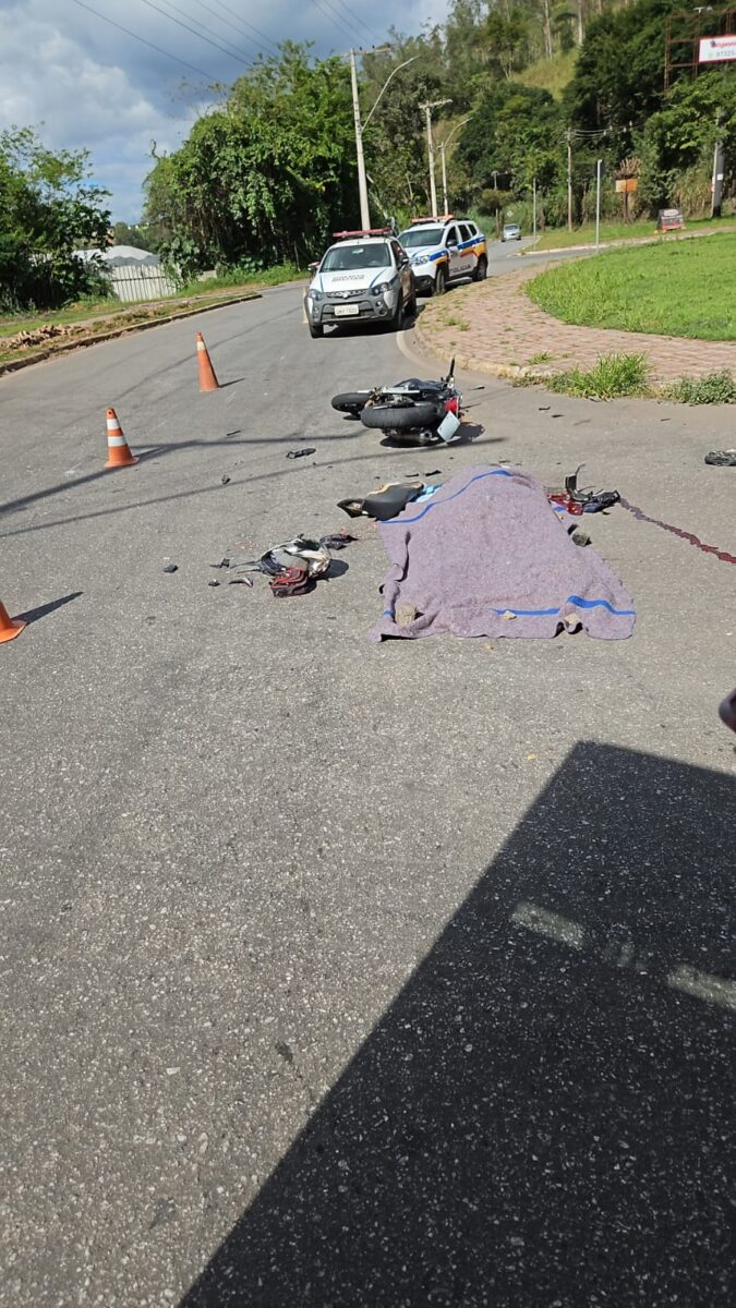PM busca por caminhoneiro que atropelou homem e não prestou socorro