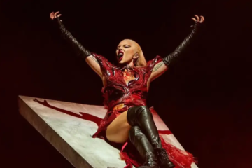 Lady Gaga reúne 2,1 milhões em Copacabana e faz terceiro maior show da história da praia