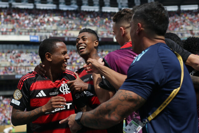 Flamengo encara Bayern por vaga nas quartas do Mundial