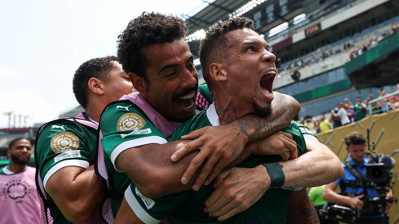 Palmeiras supera o Botafogo e avança no Mundial