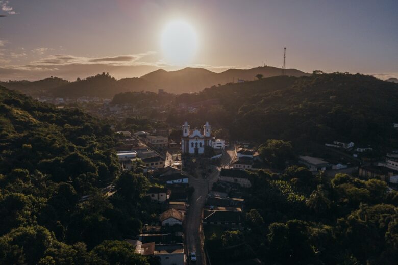 Barão de Cocais anuncia antecipação do 13º salário e injeção de R$ 2,2 milhões na economia local