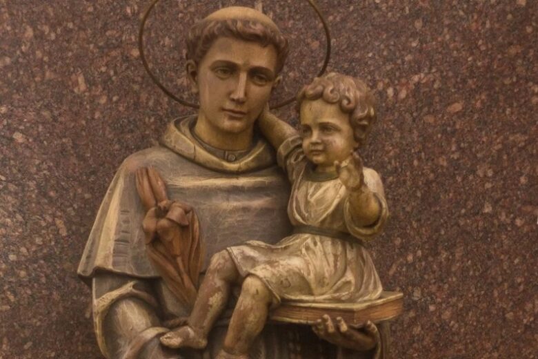 Por que Santo Antônio, o santo casamenteiro, é tão popular no Brasil?