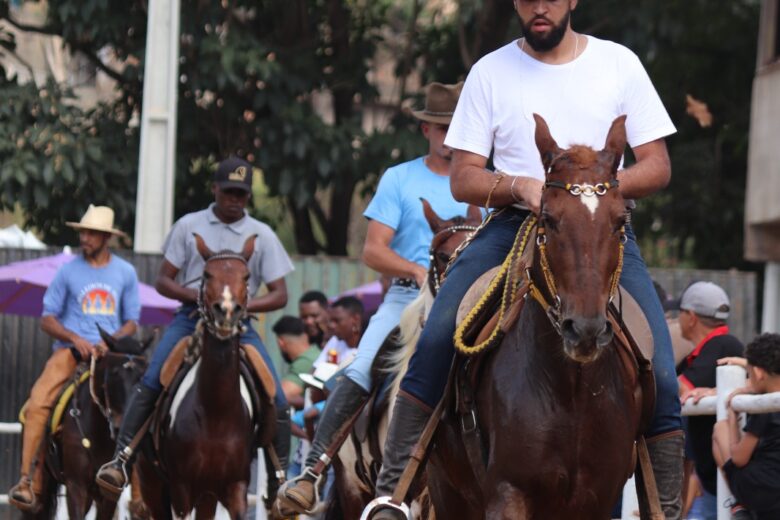Cavalgada de Santa Maria chega ao fim com desfile de cavaleiros, marcha e música; confira a galeria de fotos