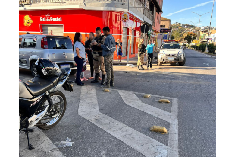 Acidente entre carro e moto mobiliza PM em Itabira