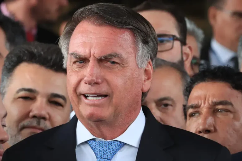 Bolsonaro tem alta hospitalar; laudo de lesões cutâneas mostra câncer de pele