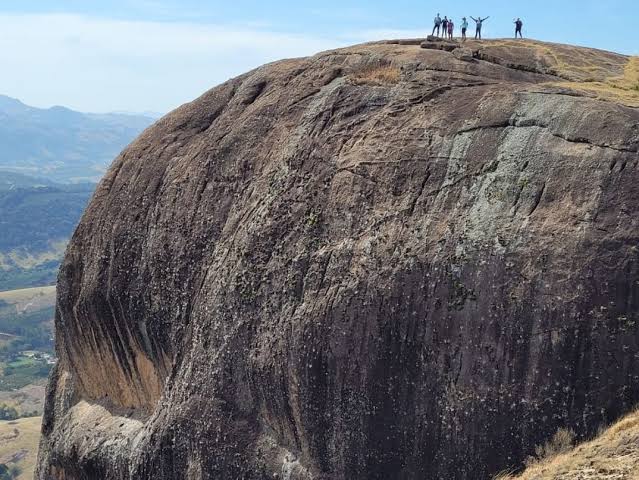 Homem morre em acidente de rapel, na Pedra do Elefante, em Andradas