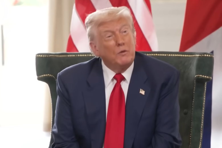 Trump impõe tarifa de 50% ao Brasil e ataca governo Lula em decreto que defende Bolsonaro