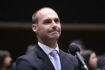 Fogo amigo! Eduardo Bolsonaro faz críticas a Nikolas Ferreira