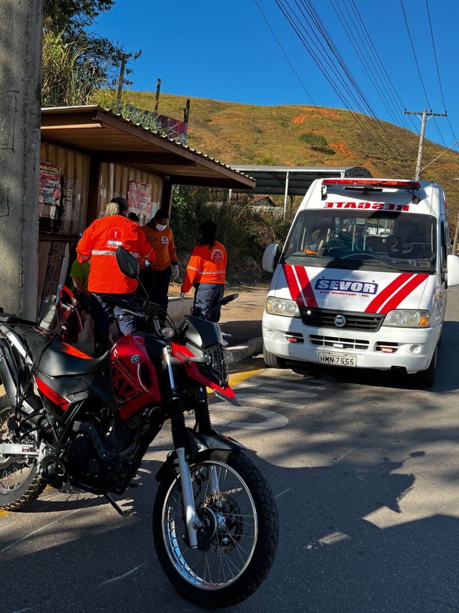 Duas pessoas se ferem em queda de motocicleta, em João Monlevade