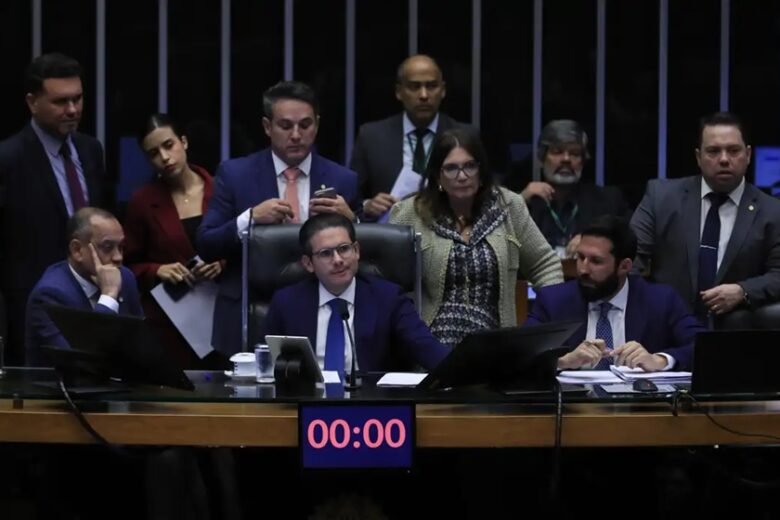 Câmara aprova projeto de lei que simplifica regras para licenciamento ambiental
