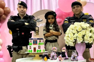 Aniversariante de João Monlevade escolhe Polícia Militar como tema de festa e recebe visita especial