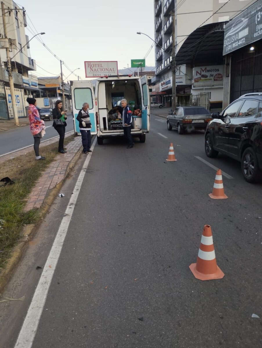 Motociclista fica ferido após colisão com carro em João Monlevade
