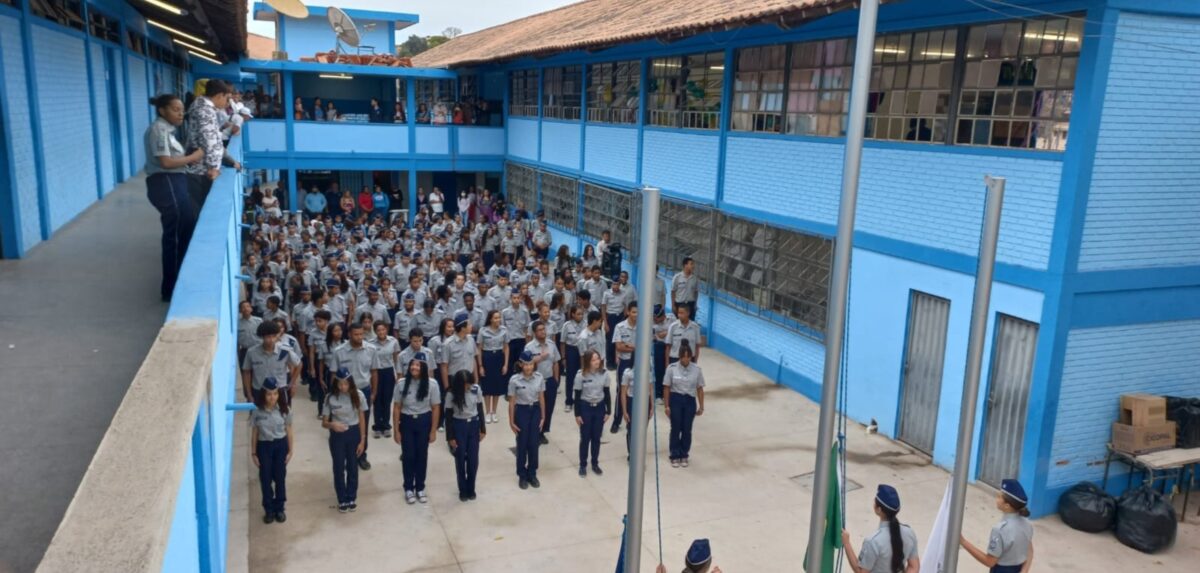 Escola Cívico-militar