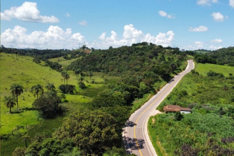 Primeira etapa de pavimentação da estrada de Carmo à Ipoema entra em fase final e obras podem ser finalizadas em setembro